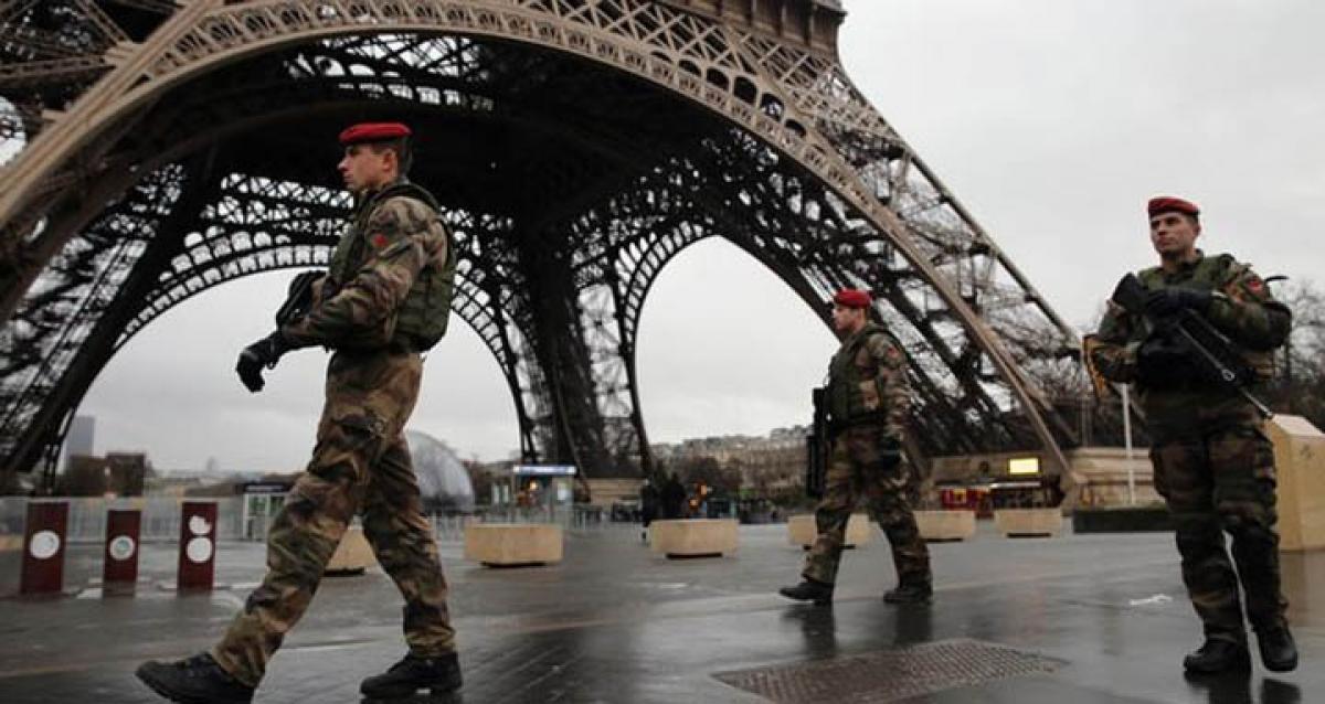 Terrorist behind Paris attacks travelled to UK to meet suspects